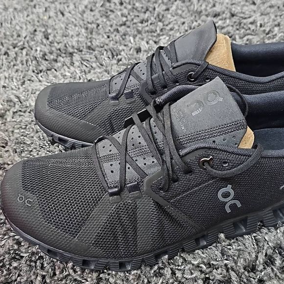 On running Cloud all black . Men's
Size 9.5
New
Box as is( original box , no - Picture 2 of 9